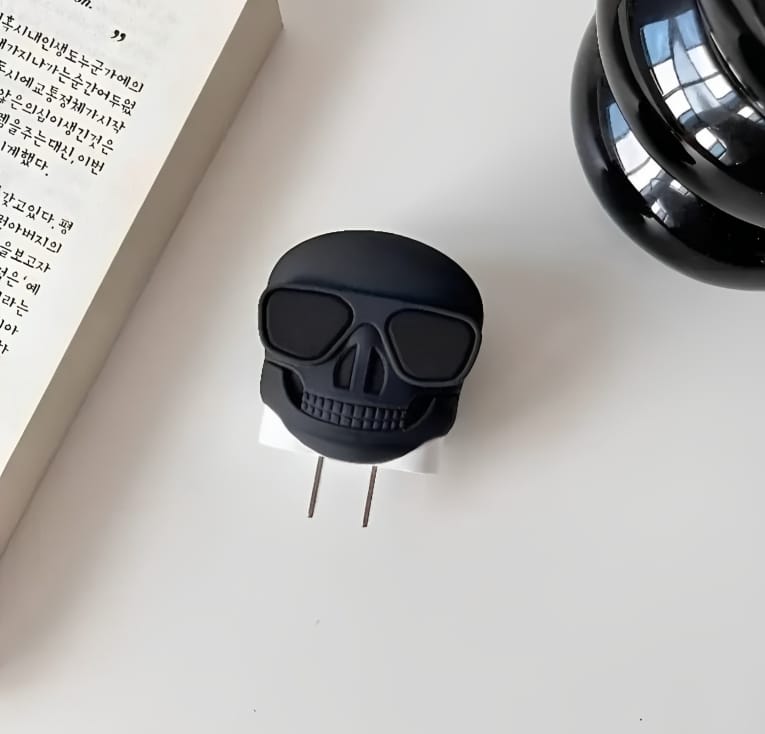 SKULL MASK CHARGER PROTECTION CASE SKULL MASK CHARGER PROTECTION CASE