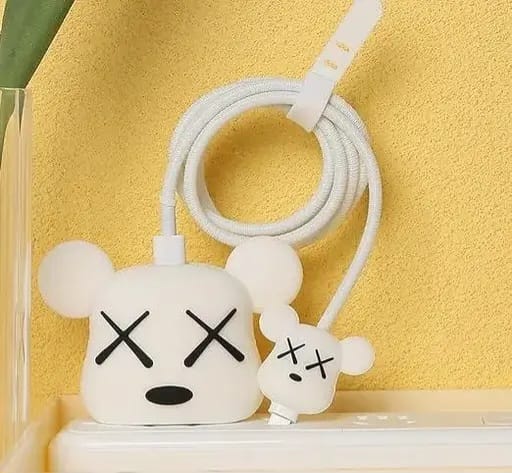 CUTE AUGEN BEAR CHARGER PROTECTION (  WHITE)
