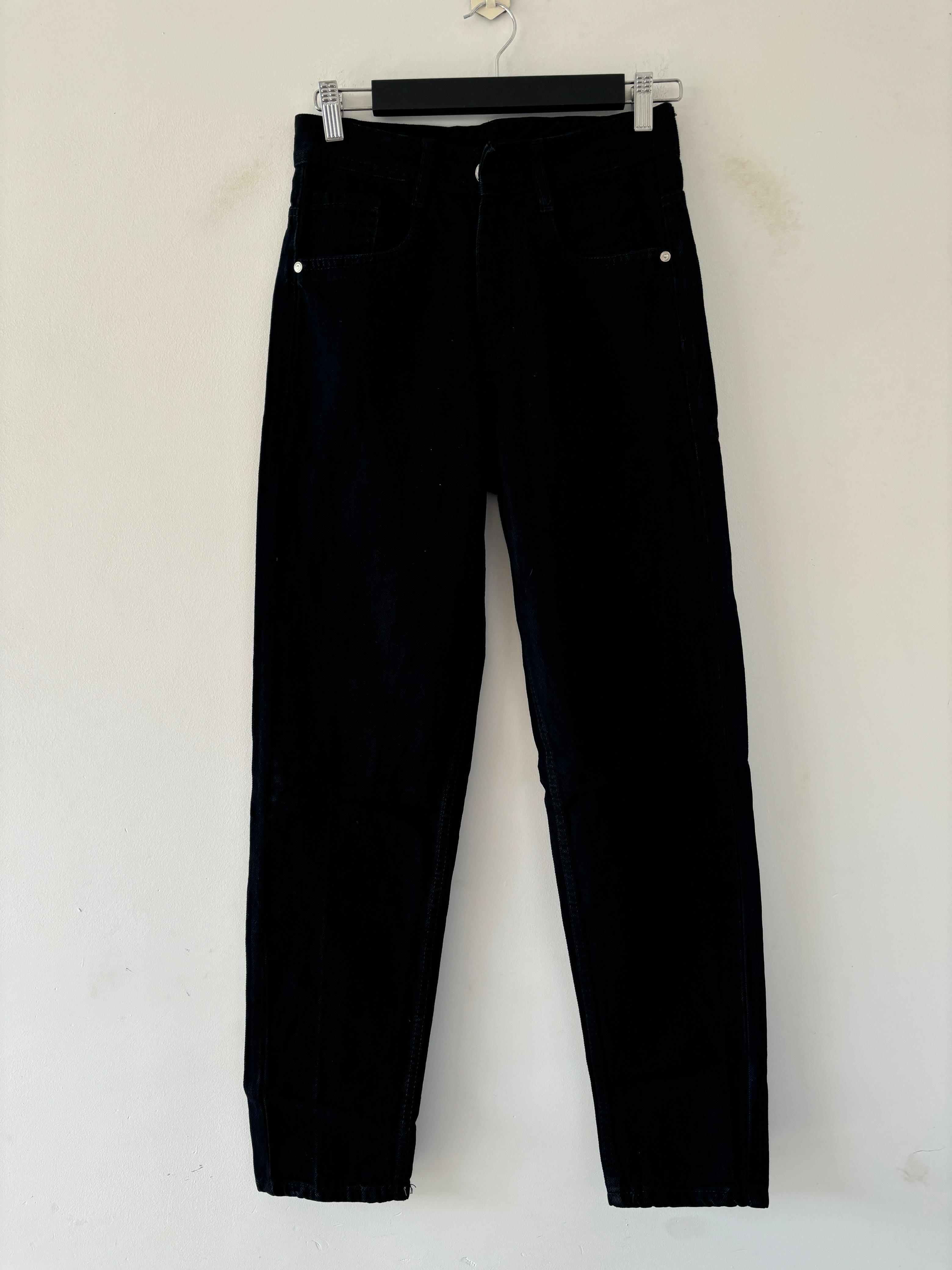 Black momfit jeans