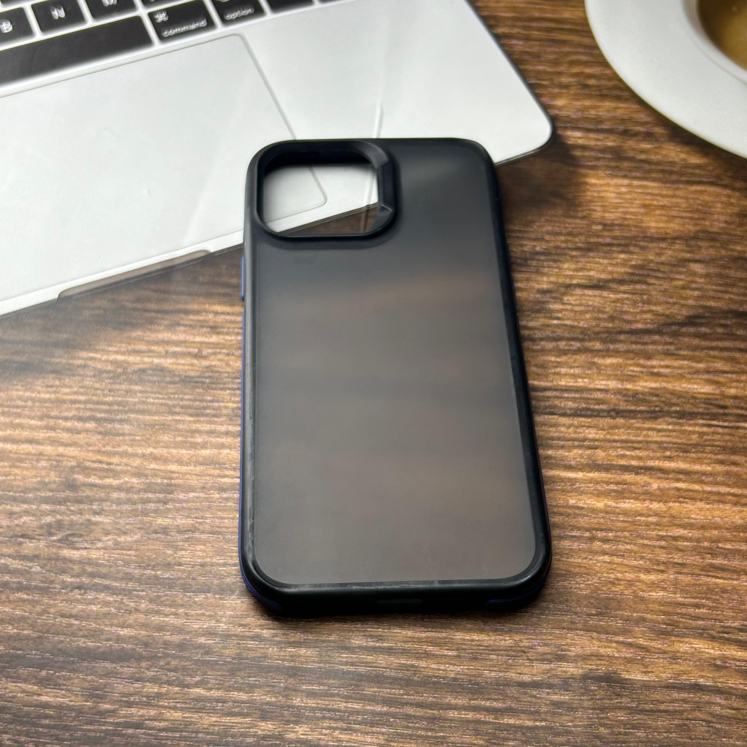 BLACK SMOKE CASE