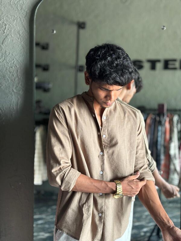 Dull brown linen mandarin