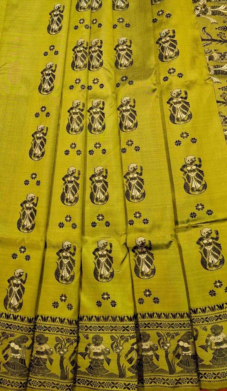 Figure motif Baluchari Color Olive Green Figure motif Baluchari Color Olive Green