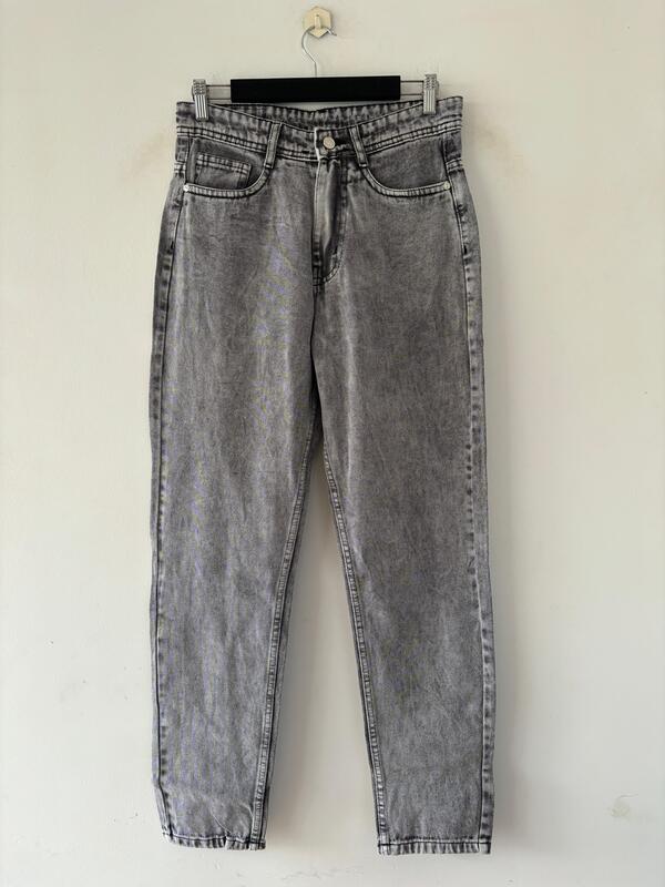 Light Ash faded Momfit jean