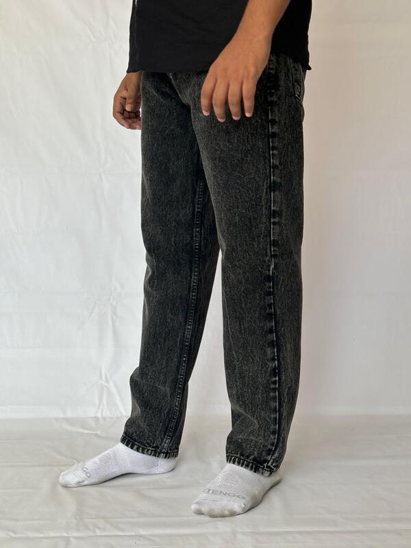 Black washed Momfit jean