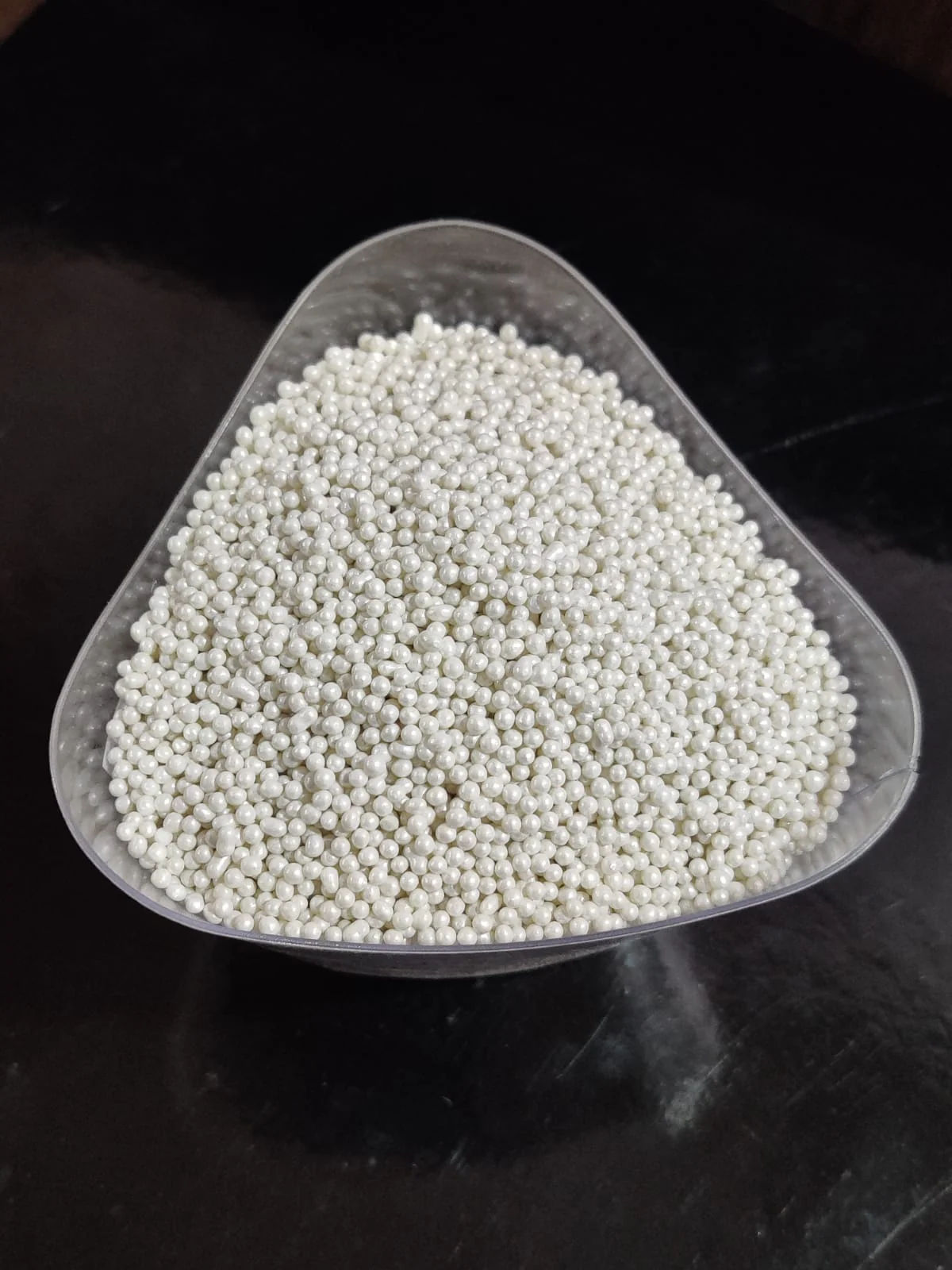 White/Pearl Sprinkle Balls 1.5MM - 100 GM White/Pearl Sprinkle Balls 1.5MM - 100 GM