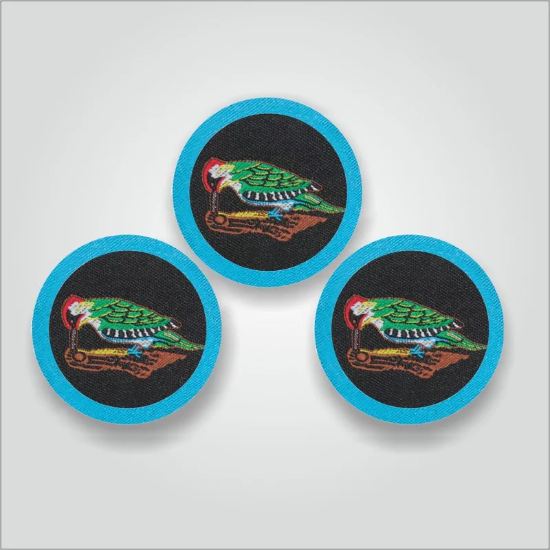 Bulbul Six's Emblem Woodpecker (Emb)