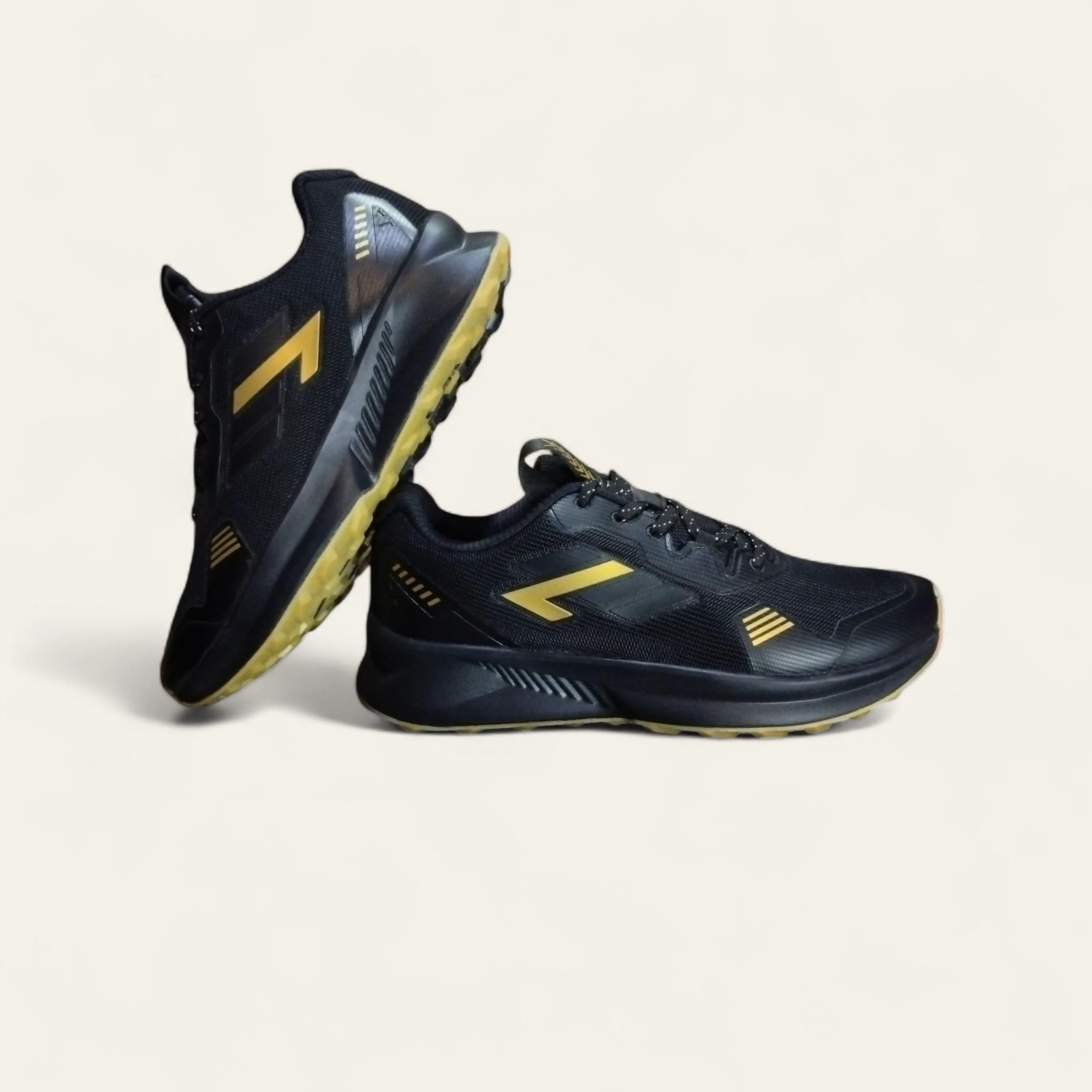 Campus Hiro Black/Golden - Men's Running Shoes Campus Hiro Black/Golden - Men's Running Shoes