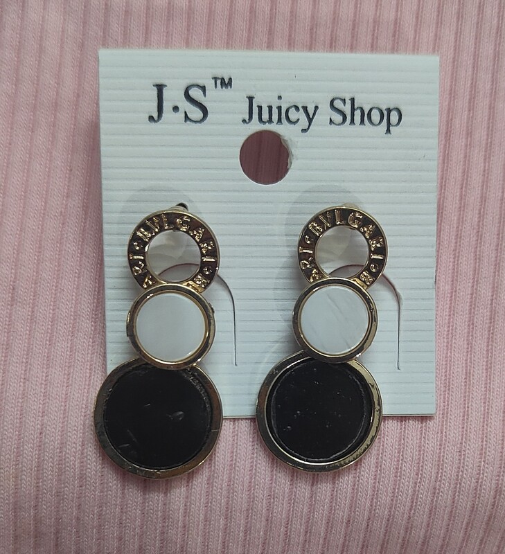 Onyx Gold Colour | Alloy Material | Push Back Closure | Artificial Stone Earrings | Fashion Drop Earrings For Women & Girls Onyx Gold Colour | Alloy Material | Push Back Closure | Artificial Stone Earrings | Fashion Drop Earrings For Women & Girls