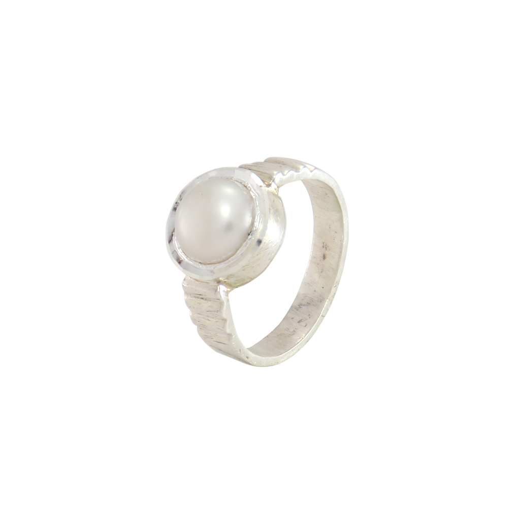 Elegant Sterling Silver Pearl Ring Elegant Sterling Silver Pearl Ring
