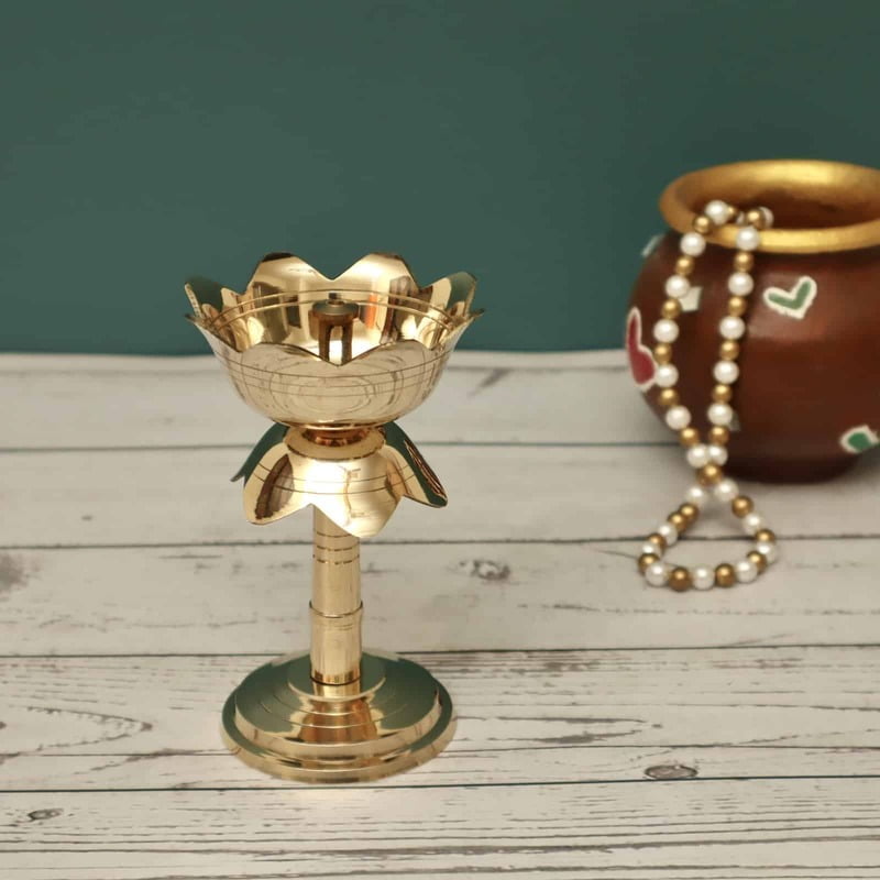 Traditional Brass Lotus Stand Diya / Kamal Stand Deepak in Sizes Traditional Brass Lotus Stand Diya / Kamal Stand Deepak in Sizes