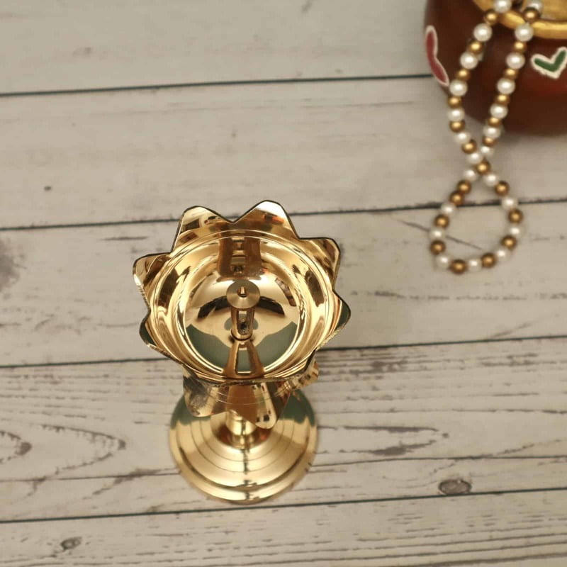 Traditional Brass Lotus Stand Diya / Kamal Stand Deepak in Sizes Traditional Brass Lotus Stand Diya / Kamal Stand Deepak in Sizes