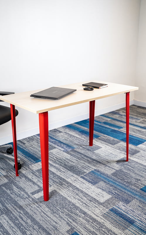 iWorKs LIVE IWT612 Table