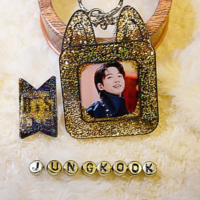 JUNGKOOK BTS ERECT EARS DOG PHOTO FRAME KEYCHAIN