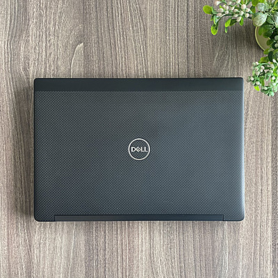 Dell Latitude 7390 Touch Screen Laptop i7 8th Gen, 8GB RAM, 256B SSD, Super Premium Look, SLIM