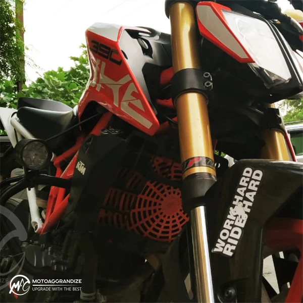Motoaggrandize Radiator Guard for KTM Duke 200/390 & KTM RC 390 200/390 (Gen 1 & 2) Motoaggrandize Radiator Guard for KTM Duke 200/390 & KTM RC 390 200/390 (Gen 1 & 2)