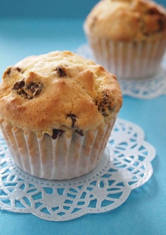 .Raisin muffins .Raisin muffins