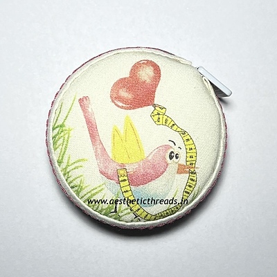 Retractable tape measure in a fabric case - 200cms