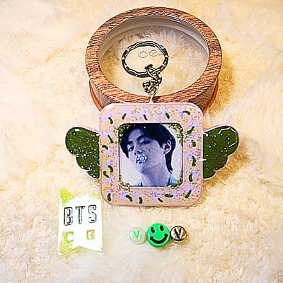 V BTS BIRD PHOTO KEY CHAIN