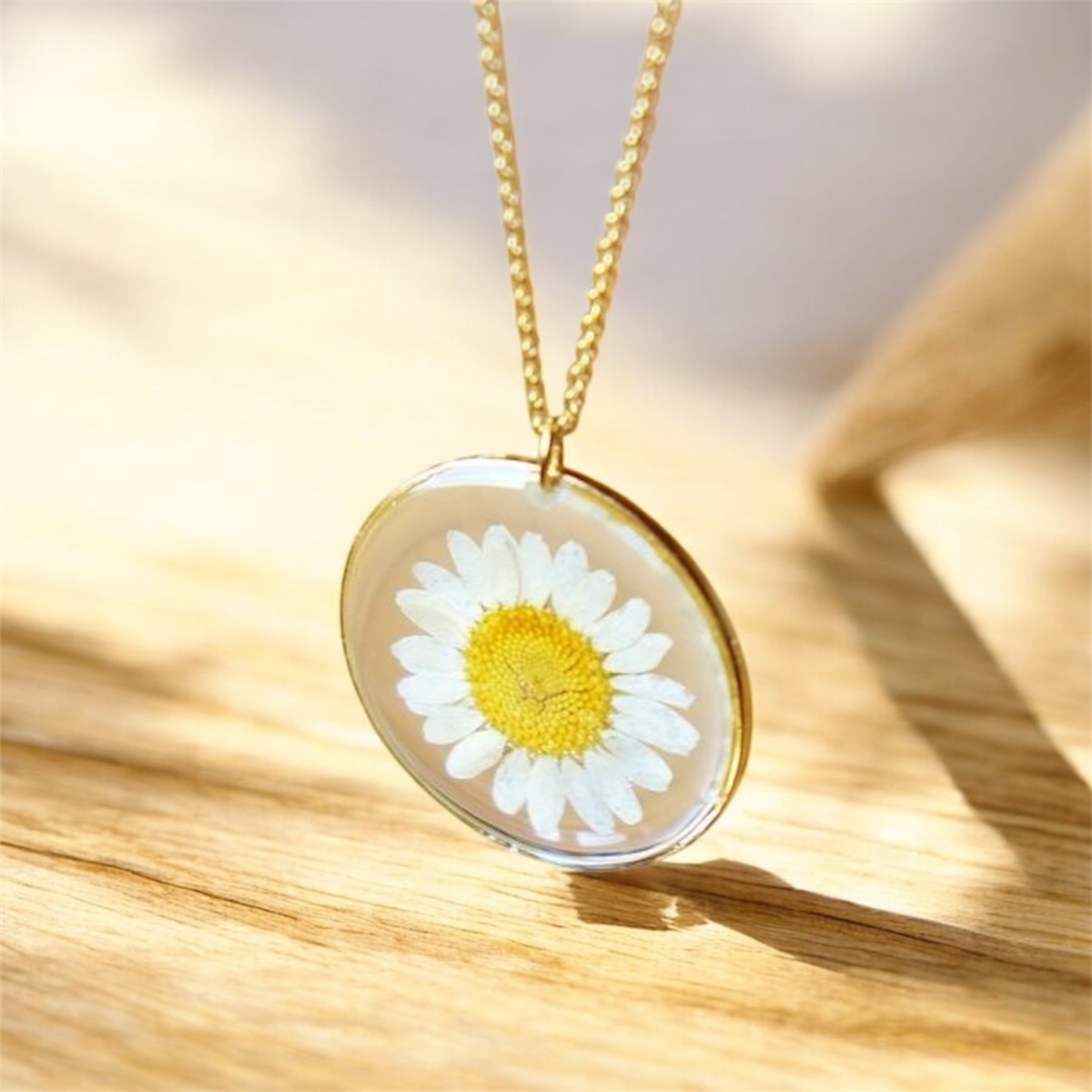 Daisy Pendant (Round) 003